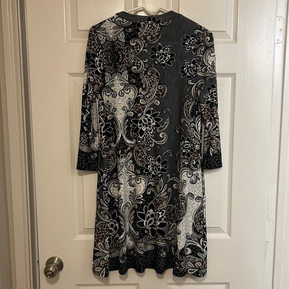 Black and White Floral Dress - Picture 3 of 6